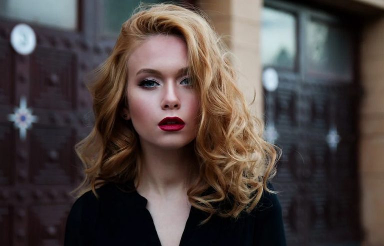 IZRASTAK JE PONOVO MODERAN! 7 BOJA ZA KOSU KOJE ĆE OBILJEŽITI PROLJEĆE: CHERRY COLA I BRONDE
