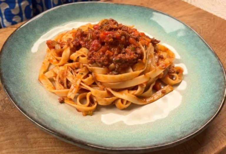 ORIGINALNI RECEPT ZA TALJATELE BOLONJEZE Cijeli svijet je oduševljen ovim jednostavnim jelom