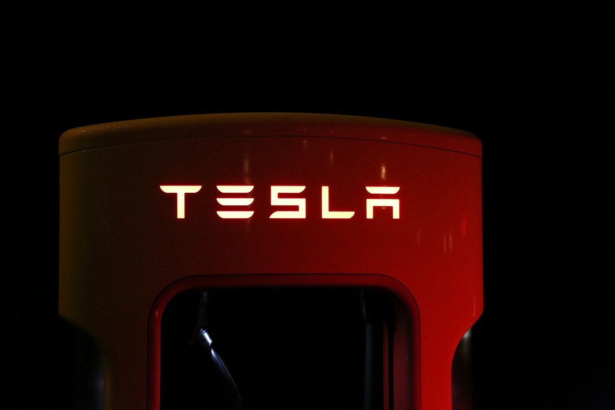 Tesla prodao više električnih automobila nego VW, Mercedes i Porsche zajedno