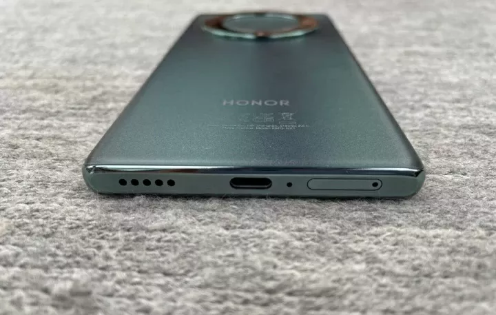 Recenzija Honor Magic 5 Lite: Zašto platiti više? honor magic 5 lite zvuk