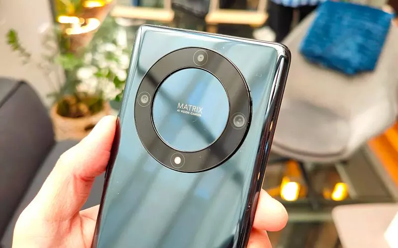 Recenzija Honor Magic 5 Lite: Zašto platiti više?