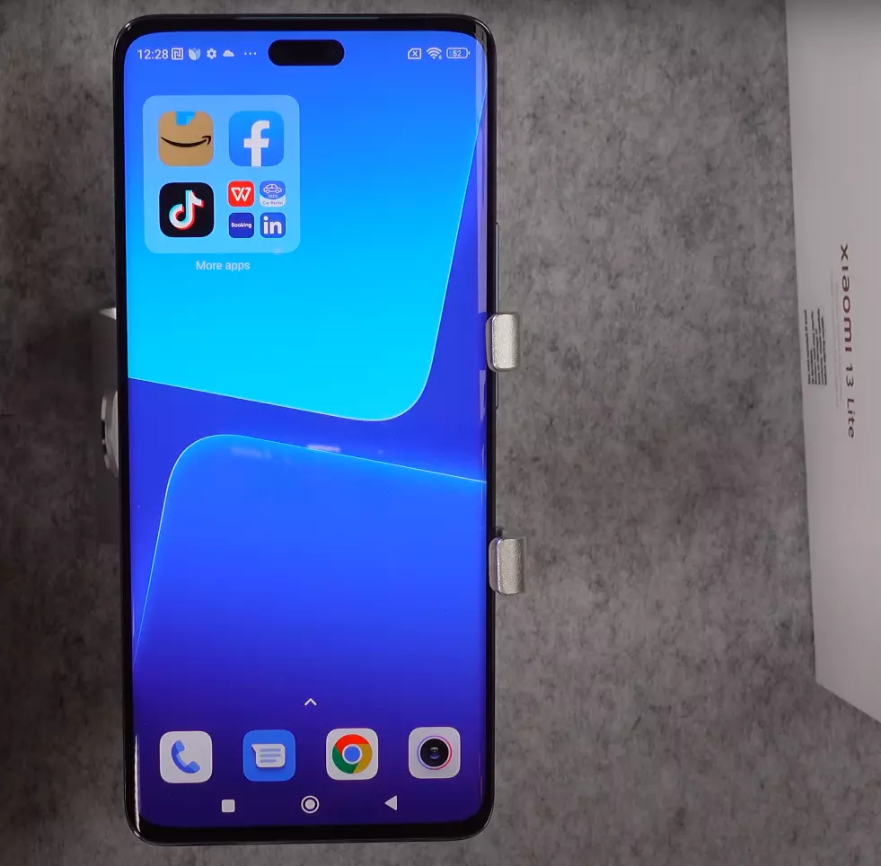 Xiaomi 13 Lite recenzija: Elegantan pametni telefon srednje klase zaslon xiaomi 13 lite