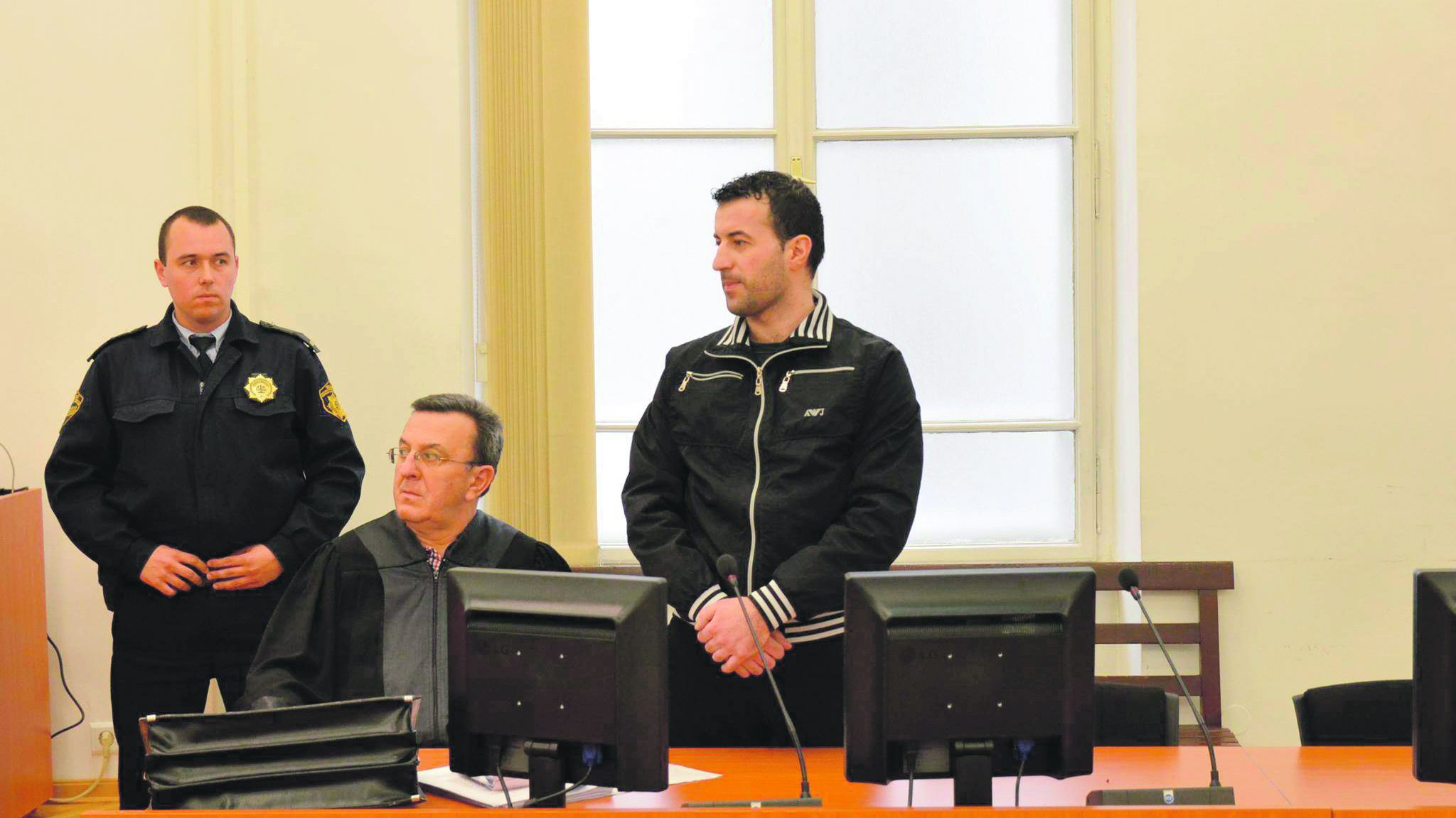 OPTUŽEN ZA OTMICU I SILOVANJE: ZLOSTAVLJAČU ŽENA PRODUŽEN PRITVOR