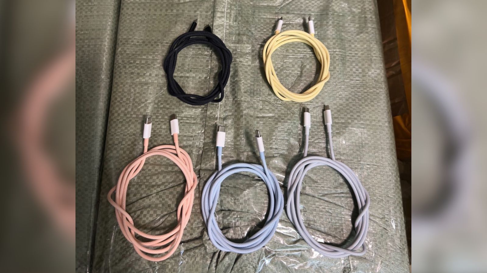 iPhone 15 u prodajnom pakiranju donosi USB Type-C kabel