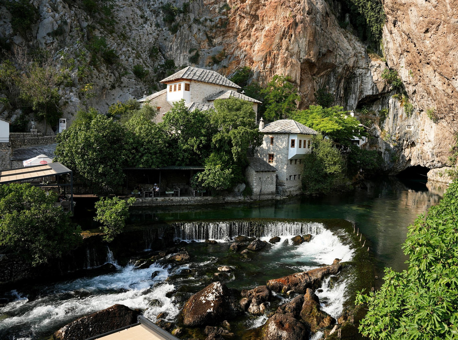 Bh. turistički biser Blagaj: Tekija, Buna, utvrda, vile s bazenima …