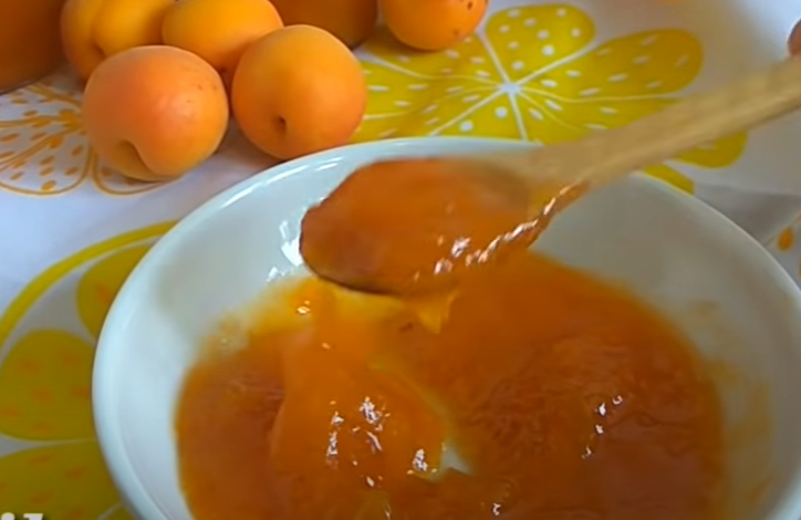 BLIŽI NAM SE SEZONA ZIMNICA Starinski recept za pekmez od kajsija (VIDEO)