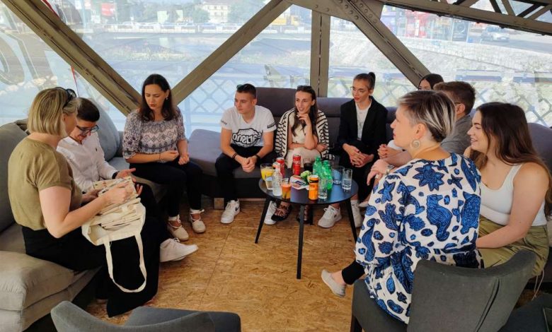 Na ‘Kinđetovom mostu’ druženje s ‘herojima’ iz Udruženja ‘Srce za djecu oboljelu od raka’