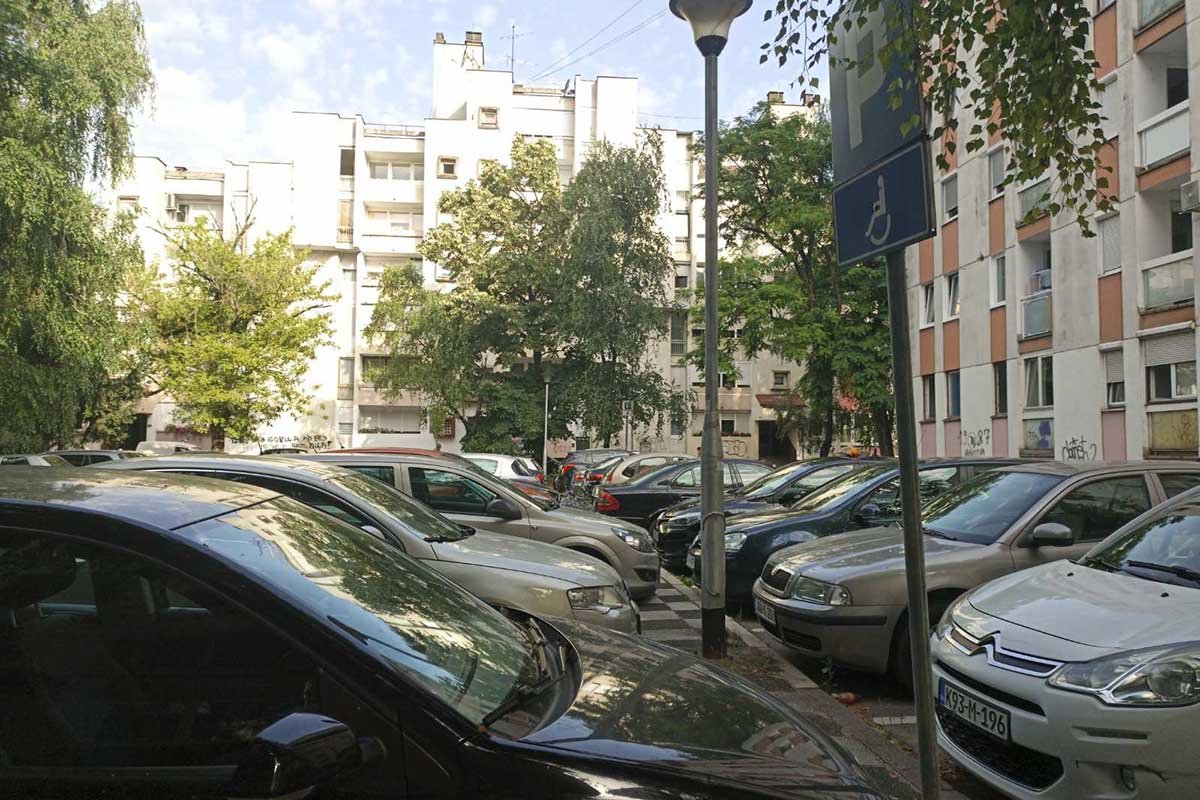Odbornici od Stanivukovića traže da povuče odluku o poskupljenju parkinga