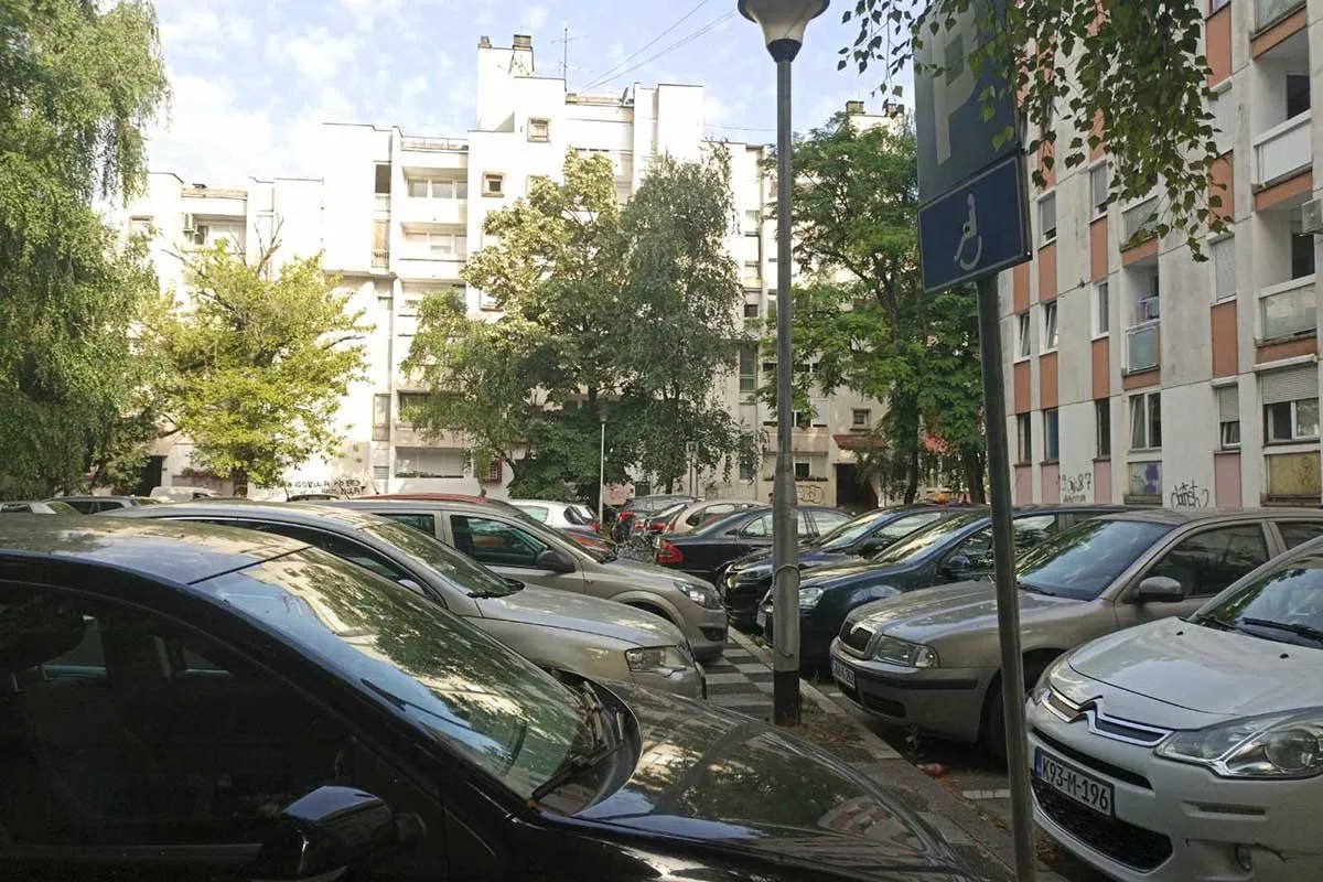 Odbornici od Stanivukovića traže da povuče odluku o poskupljenju parkinga
