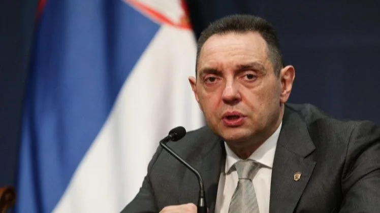 PRIČA KOJA JE UZDRMALA SRBIJU: KAKO JE ALEKSANDAR VULIN POMAGAO ZATVARANJE KRITIČARA KREMLJA