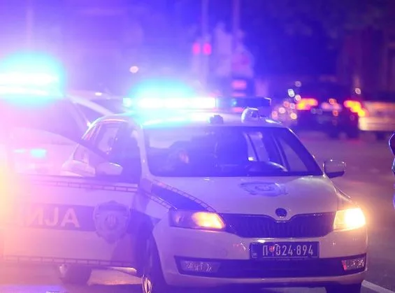 PRVO SE POKUŠAO IZBOSTI, A ONDA VEZAO RUKU ZA ŽICU: JEZIVO SAMOUBISTVO ZBOG KOJEG SU I NAJISKUSNIJI POLICAJCI OSTALI U ŠOKU