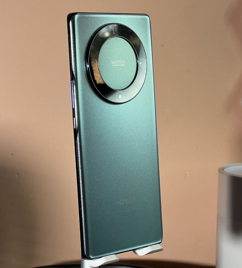 Recenzija Honor Magic 5 Lite: Zašto platiti više? honor magic 5 lite test