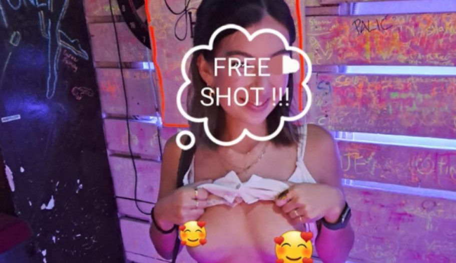 Svi bruje o malenom kafiću gdje cure pokazuju grudi za gratis piće!