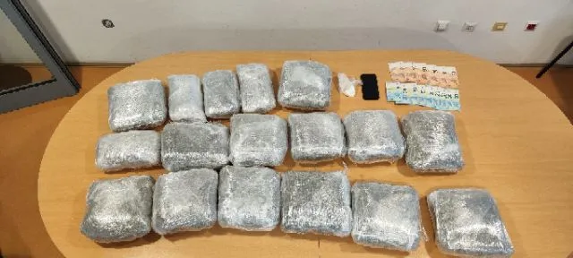 UHAPŠEN VOZAČ AUDIJA: NA PRIJELAZU IZAČIĆ ZAPLIJENJENO 16 KILOGRAMA MARIHUNE