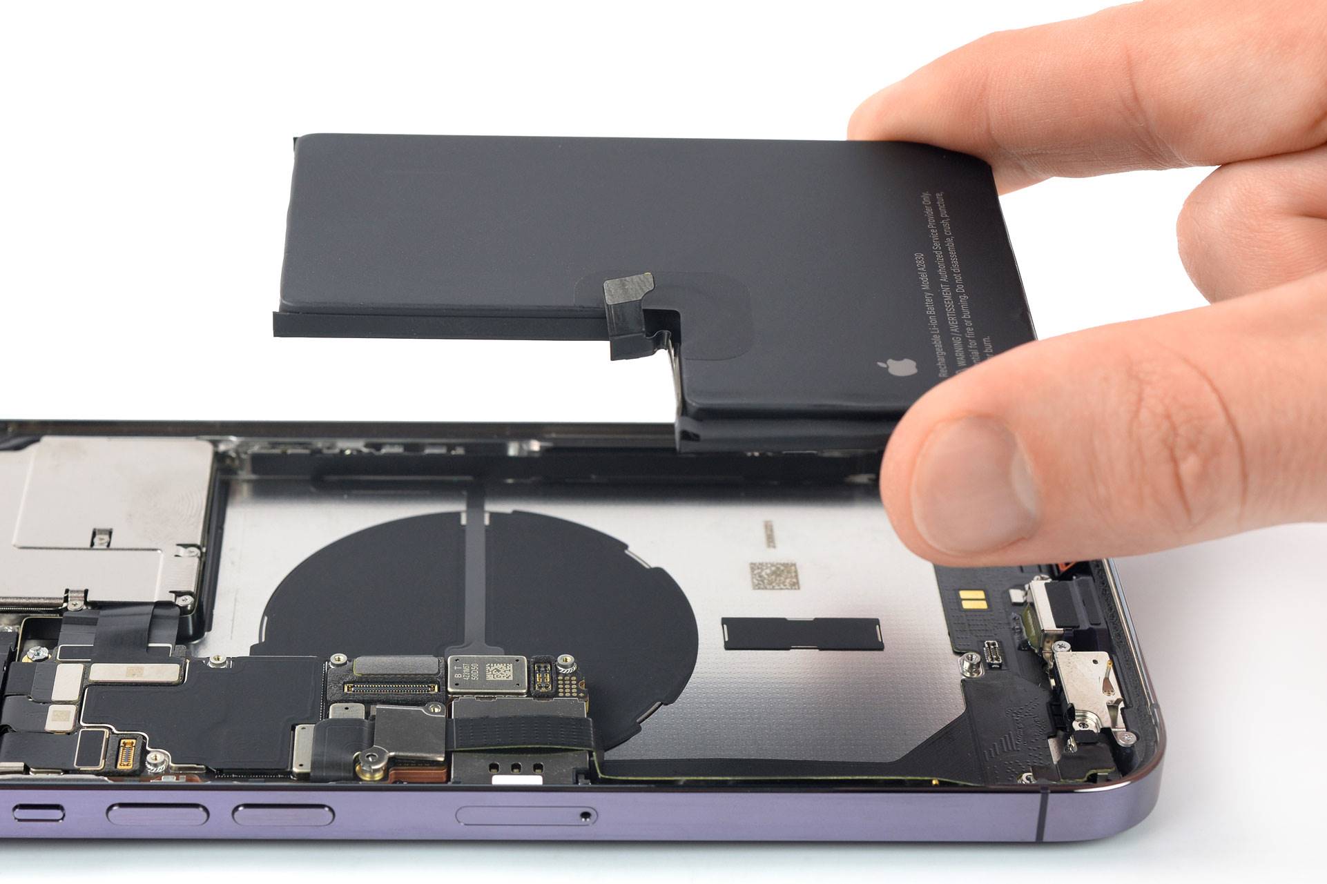 iPhone 15 Pro donosi povećanje kapaciteta baterije