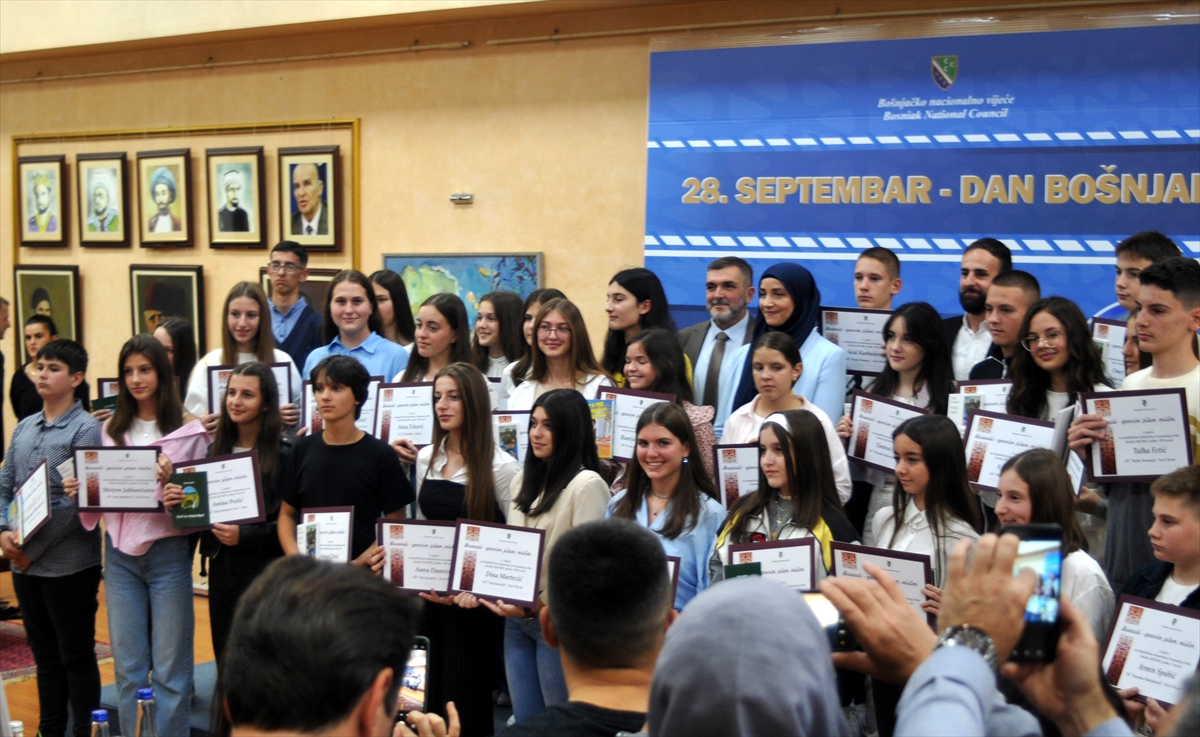U NOVOM PAZARU POČELO OBILJEŽAVANJE DANA BOŠNJAKA: VAŽNO JE AFIRMISATI BOSANSKI JEZIK