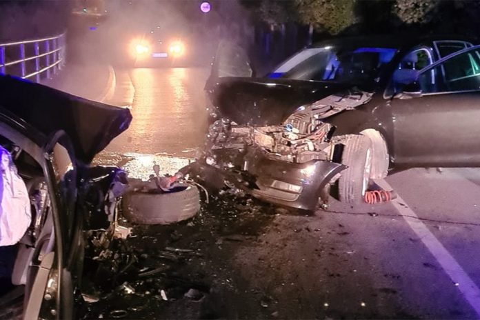 1695805806 Sestoro Povrijedenih U Sudaru Tri Vozila U Tuzli Medu Njima