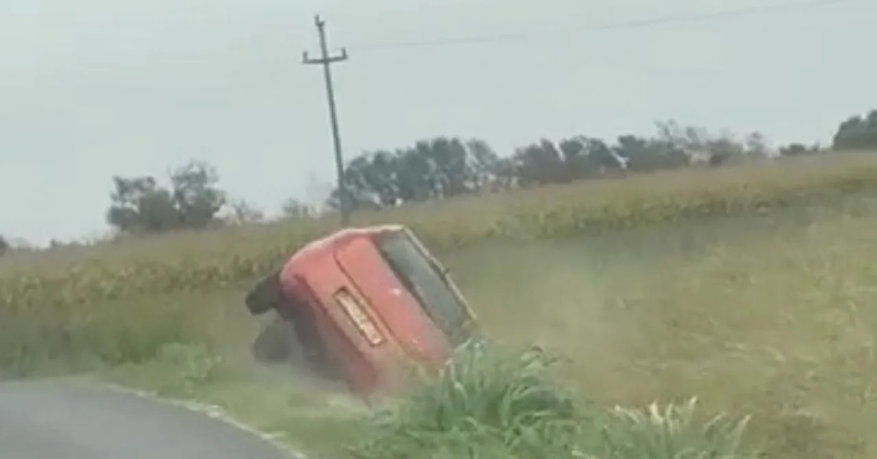 Pogledajte kako je vozač s 4,42 promila sletio u kanal, pravo je čudo da nitko nije teže ozlijeđen!