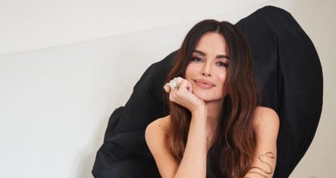 Severina Je Sina Aleksandra Ispratila U Sesti Razred Prizor Ispred