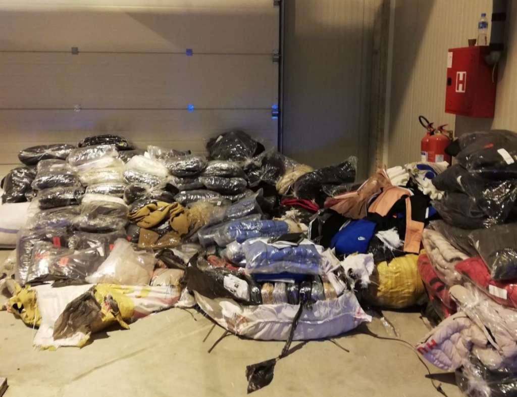 U Gradišci oduzeta veća količina ‘brendiranog’ tekstila