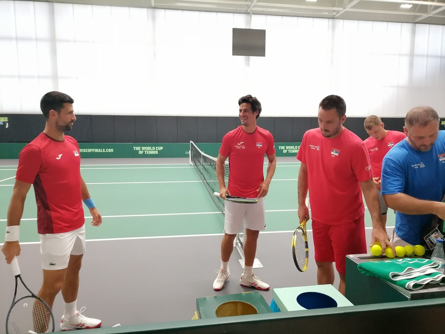UMORNI NOVAC: Večeras slavio u Srbiji, već danas trenirao s Davis Cup reprezentacijom (VIDEO)