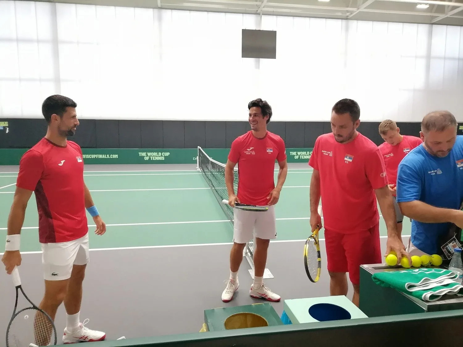 UMORNI NOVAC: Večeras slavio u Srbiji, već danas trenirao s Davis Cup reprezentacijom (VIDEO)