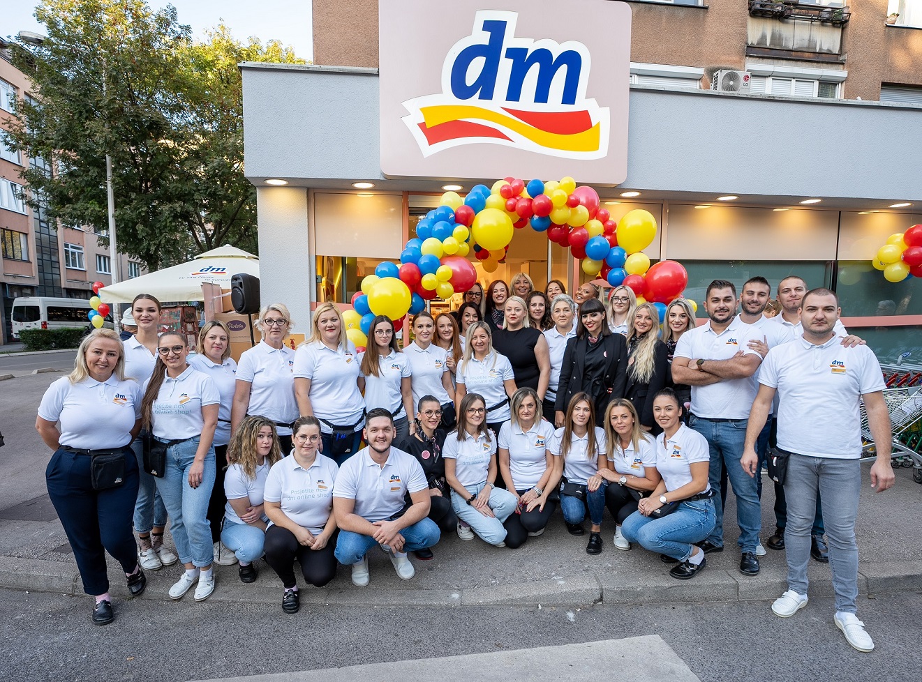 Otvorena preuređena dm prodavnica u sarajevskom naselju Grbavica – Poslovne novine