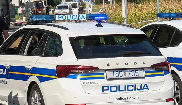 DOSTAVLJAČ (37) U PRODAVNICI DIRAO UČENICU (14) PO STRAŽNJICI! SNIMLJEN JE