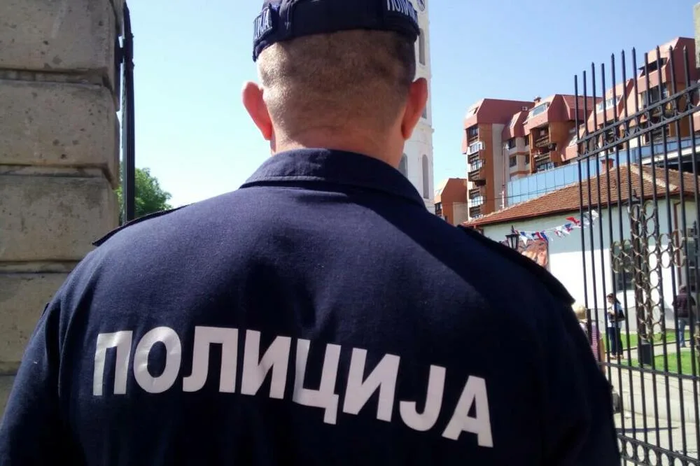 GRAĐANI U STRAHU TVRDE: POJAVILI SE LAŽNI POLICAJCI, IDU OD VRATA DO VRATA