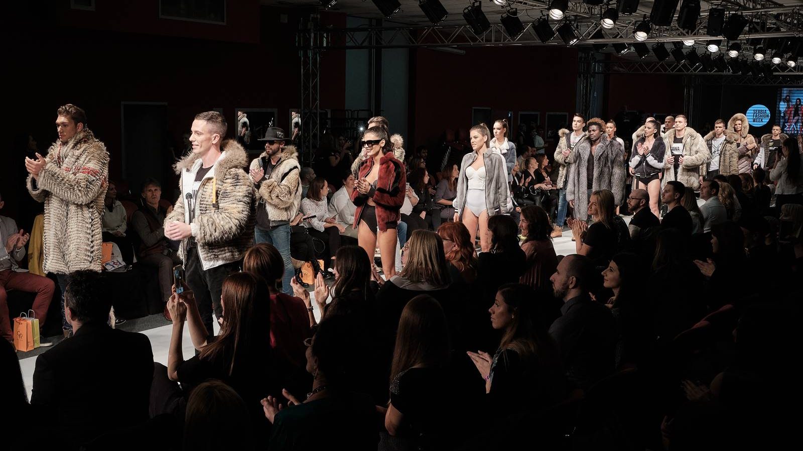 Kreacije iz 22 zemlje sveta na svečanom otvaranju 22. izdanja “Serbia Fashion Weeka”.