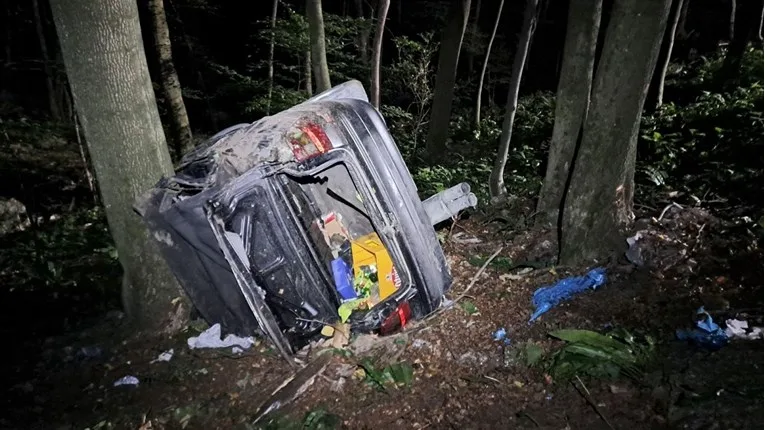 MRTAV PIJAN VOZIO TRUDNICU, PA SLETJELI U PROVALIJU OD 40 METARA