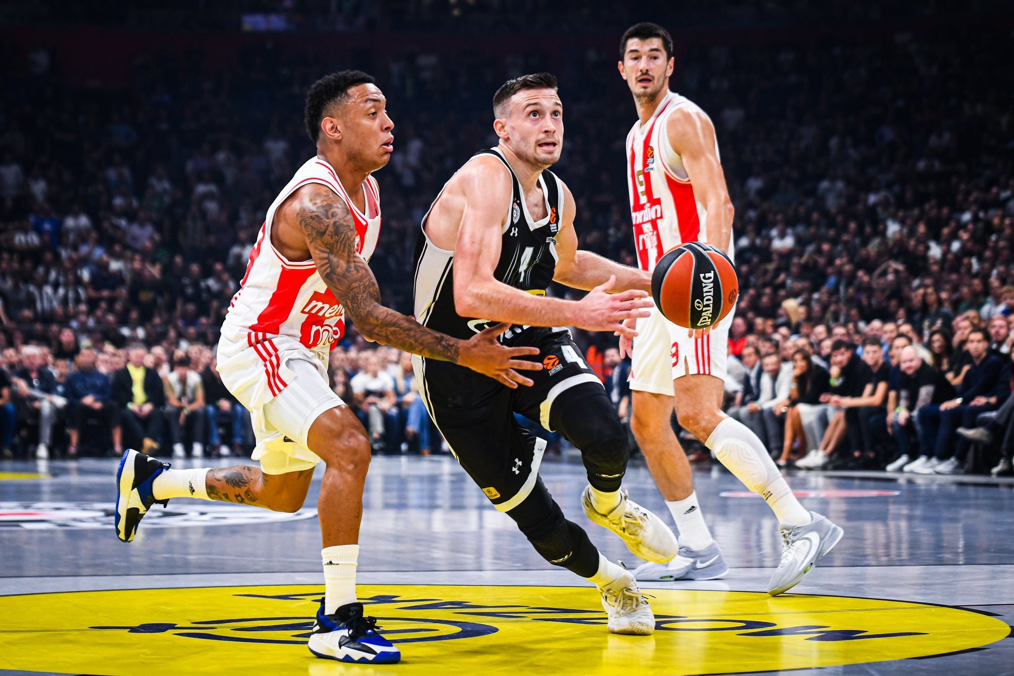 Partizan na krilima velikog preokreta, Zvezda ponovo doživjela “Žalgiris”