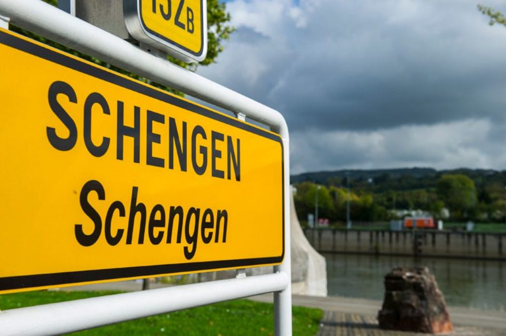 Slovenija suspenduje Schengen – Poslovne novine