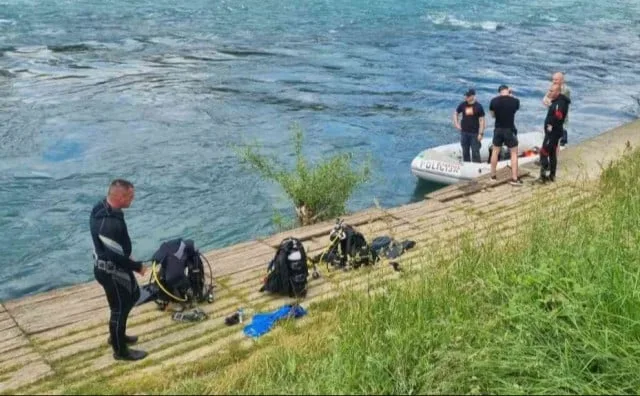 Petorica nogometaša iz BiH autom sletjela u rijeku, dvojica poginula