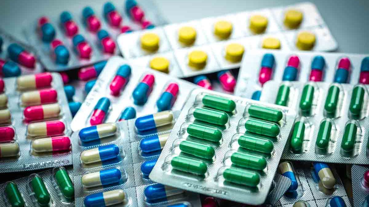 UPOZORENJE WHO: TREĆINA OSOBA U BIH UZIMA ANTIBIOTIKE BEZ RECEPTA, OPASNO JE