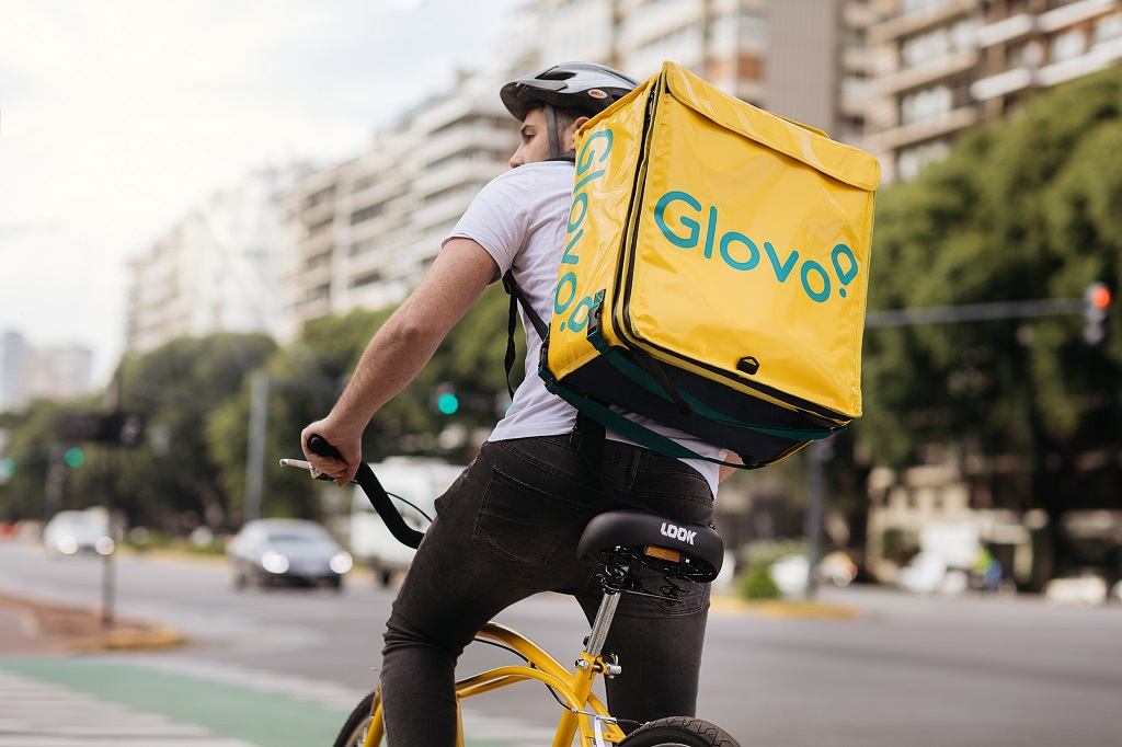 Glovo slavi godinu dana “Obećanja kuririma” u Bosni i Hercegovini: Više od 40% kurira koji koriste Glovo, učestvovalo je u inicijativama za sigurnost u saobraćaju – Poslovne novine