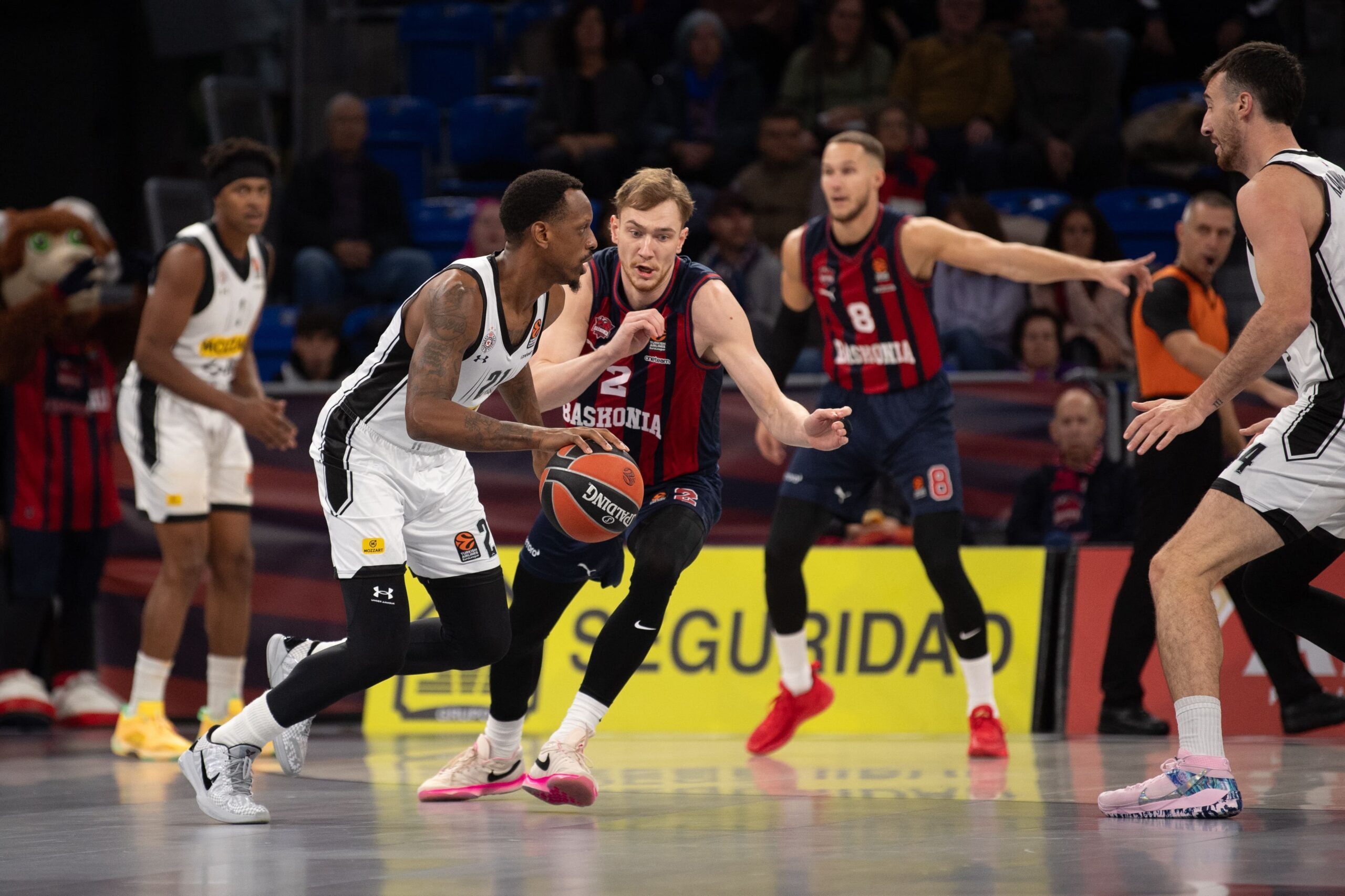 PARTIZAN OPET ISPUSTIO POBJEDU: Ivanovićeva Baskonia slavila u trileru!