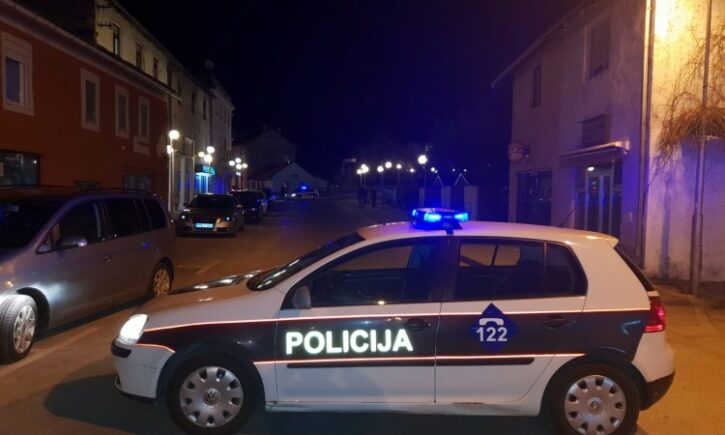 UŽAS U SARAJEVU Ubio ženu pa se zabarikadirao s djetetom u stan