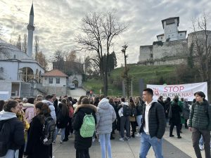 Mirna šetnja u Gradačcu: Stop nasilju nad ženama i djevojčicama!