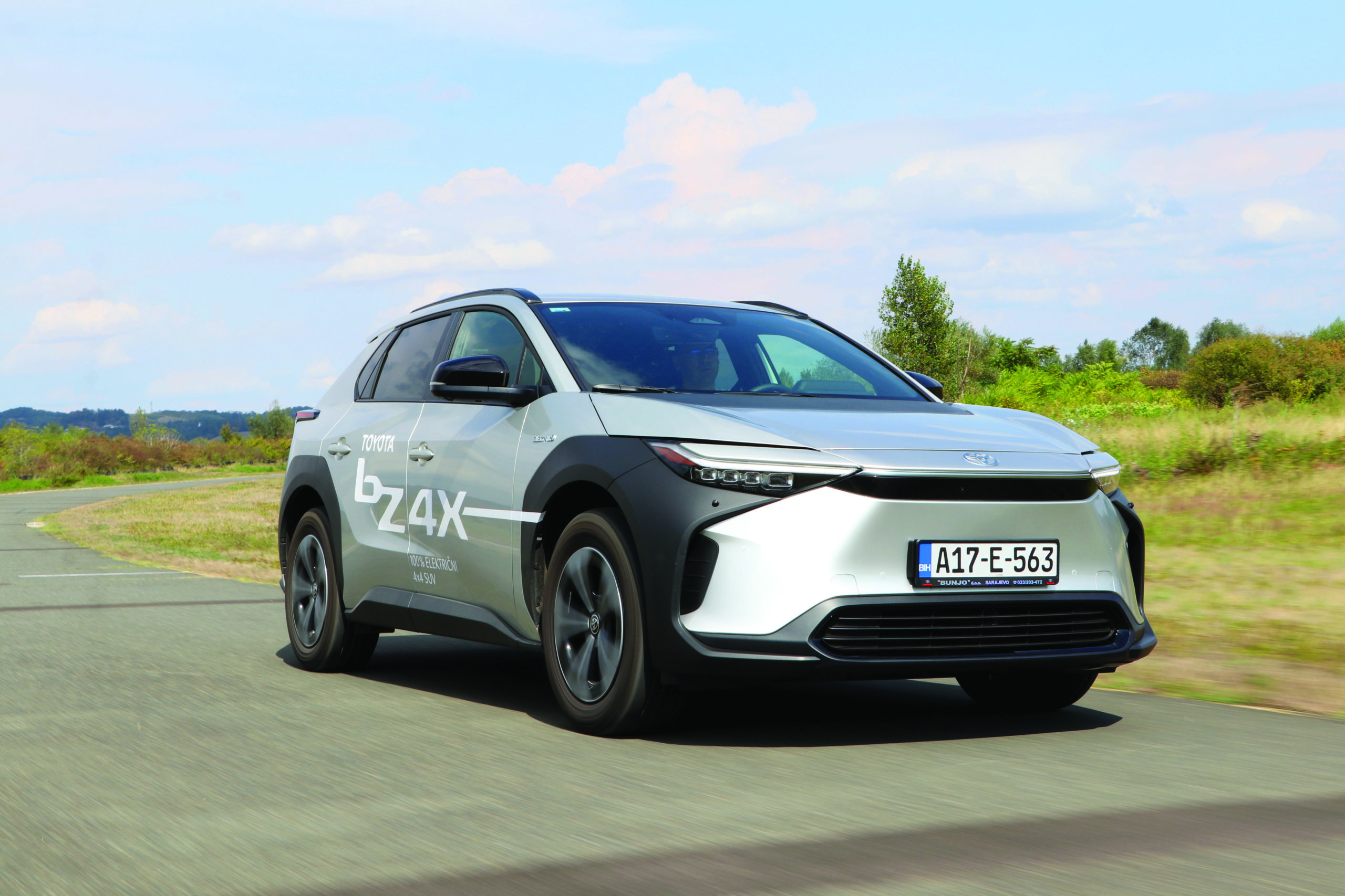 VOZILI SMO Toyota bZ4X AWD Executive Tech