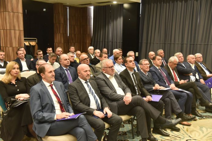 1703081962 Fiskalnim I Parafiskalnim Rasterecenjima Do Boljeg Poslovnog Ambijenta Vecih Placa