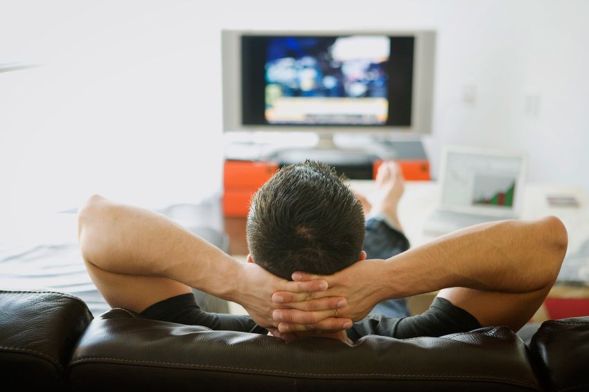 Rođeni u ovih 5 znakova Novu godinu najradije bi dočekali kod kuće uz filmove