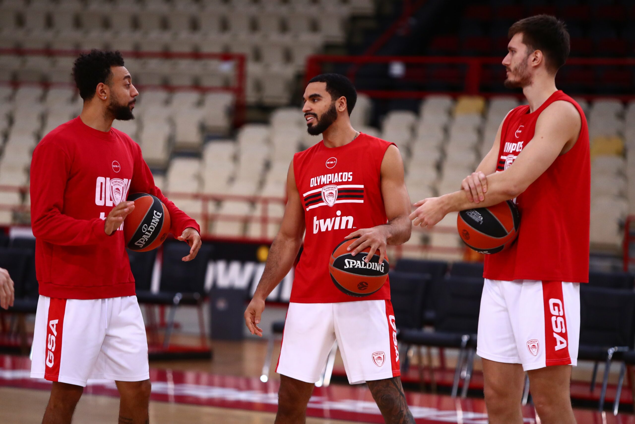 EUROLIGA: Petrušev nije igrao, ali Milutinov dominirao pod košem, Kalinić bolji od Gudurića (VIDEO)