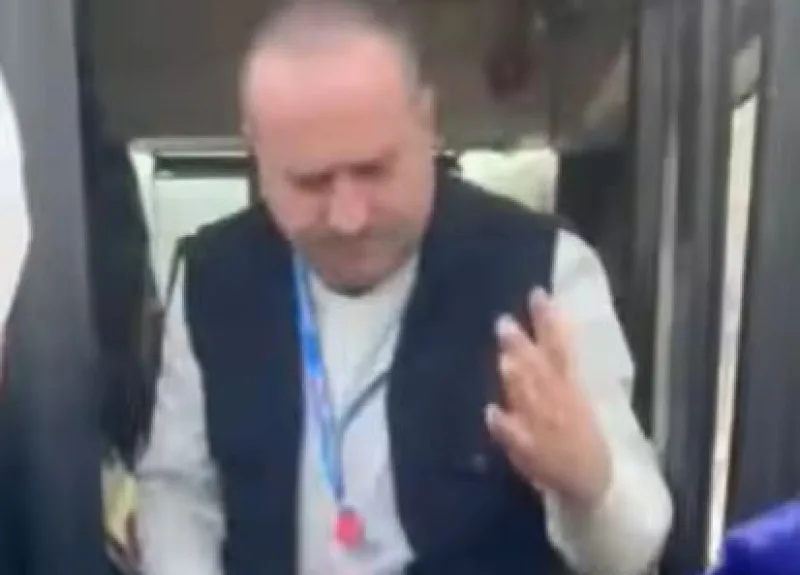 OGLASIO SE VOZAČ AUTOBUSA KOJI JE IZBACIO STARICU IZ VOZILA: NIJE SE RADILO O KARTI