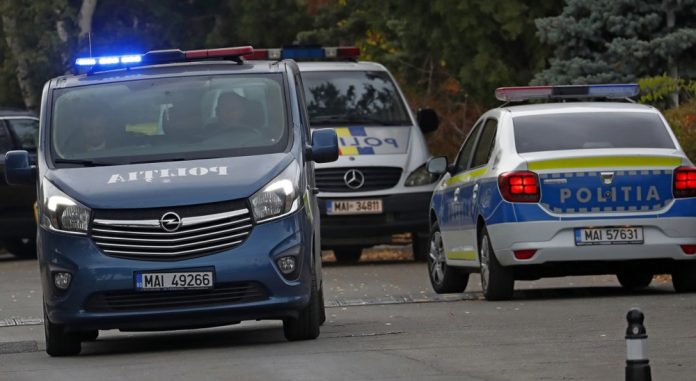Stravican Prizor Majka Nadena Spaljena U Dvoristu Kcerka Zadavljena U