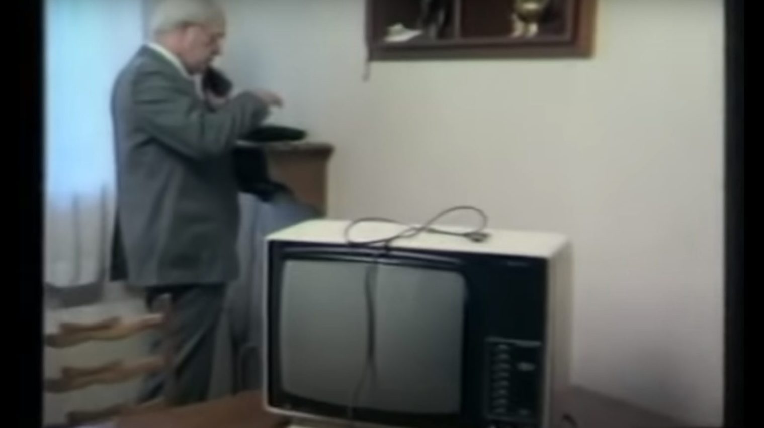 TV pretplata u Jugoslaviji se morala plaćati, a na to su vas tjerali ovim uređajem: Stara reklama otkriva koliko su ljudi bili naivni