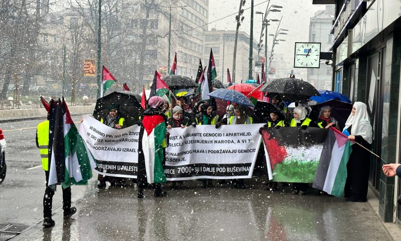 U Sarajevu održana mirna šetnja podrške narodu Palestine: U Gazi su ubijena sva ljudska prava