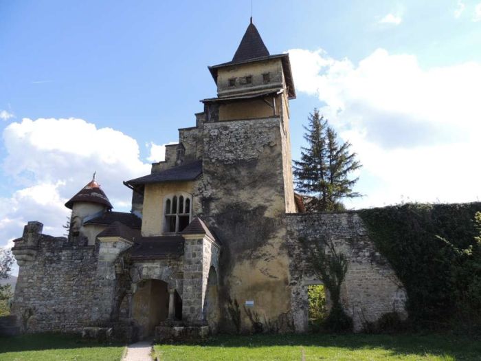 Za rekonstrukciju historijskog dragulja dvorca Lothara von Berksa u Cazinu izdvojeno 2,3 miliona KM