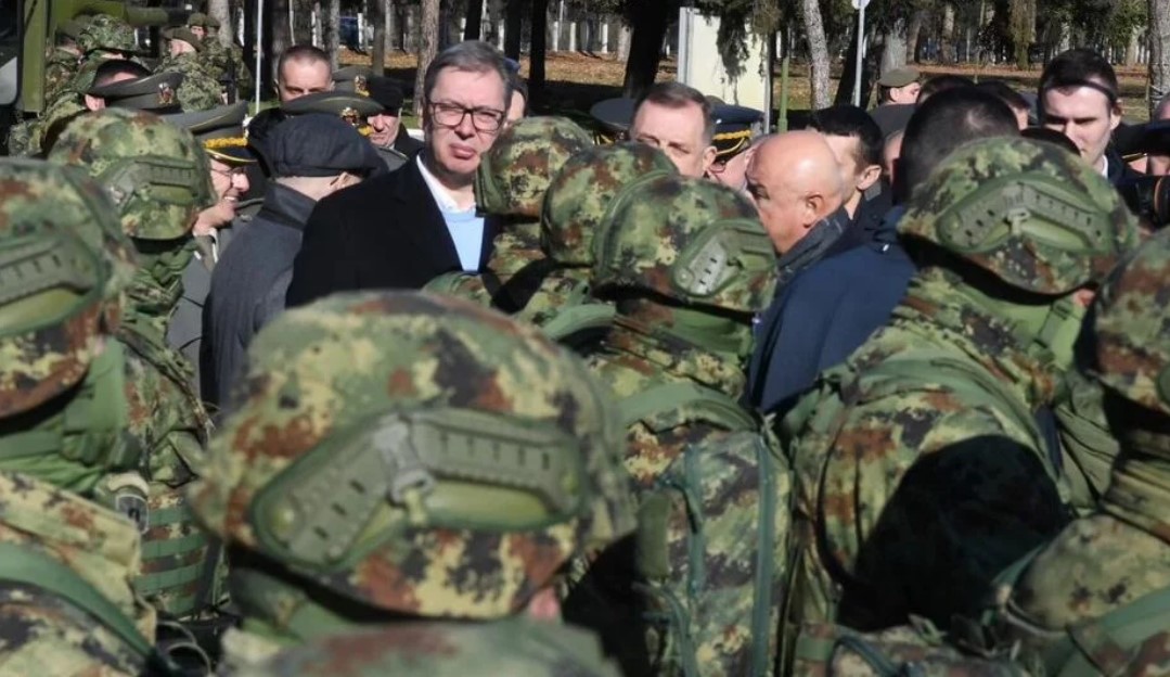 ADVOKAT IZ SRBIJE UPOZORAVA: VUČIĆ SE PRIPREMA ZA RAT!