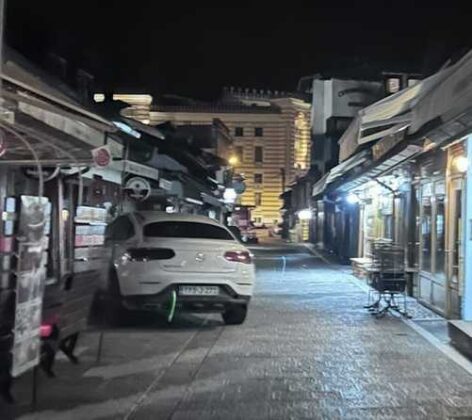 Iako Je Kaznjen Sa 70 Km Bahati Vozac Skupocjenog Mercedesa